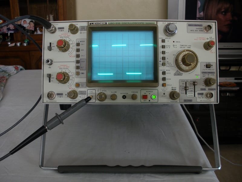 Leader Electronics Lbo-516 100Mhz, 3 Ch Analog Oscilloscope