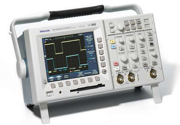 Tektronix Tds3024B 200Mhz 1.25Gs/S 4Ch Digital Phosphor Oscilloscope