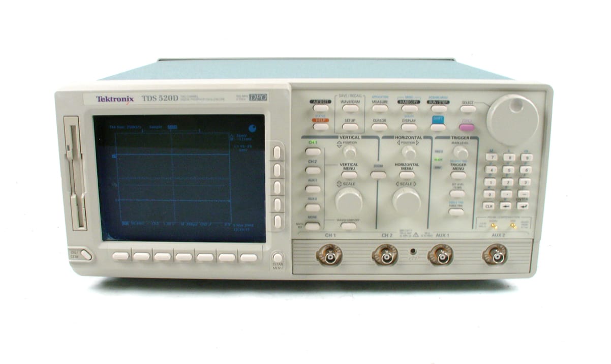 Tektronix Tds520B 500 Mhz 1Gs/S Digitizing Oscilloscope