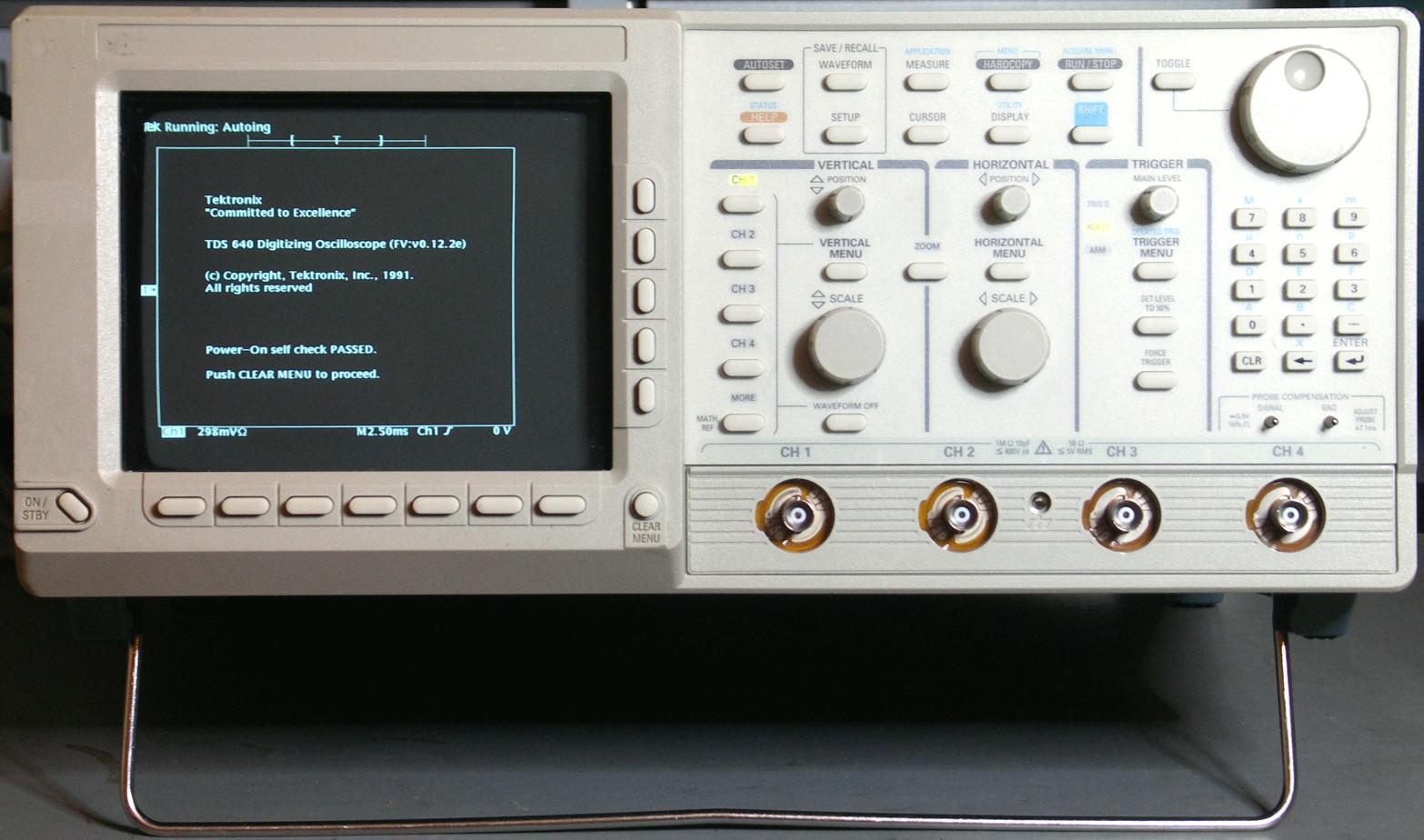 Tektronix Tds640 500 Mhz, 2Gs/S 4-Ch Digitizing Oscilloscope
