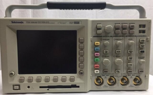 Tektronix TDS3064B Oscilloscopes